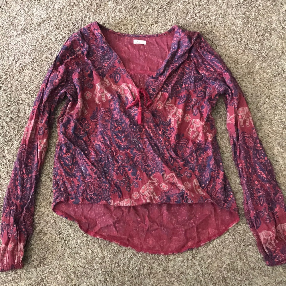 Hollister flowy top